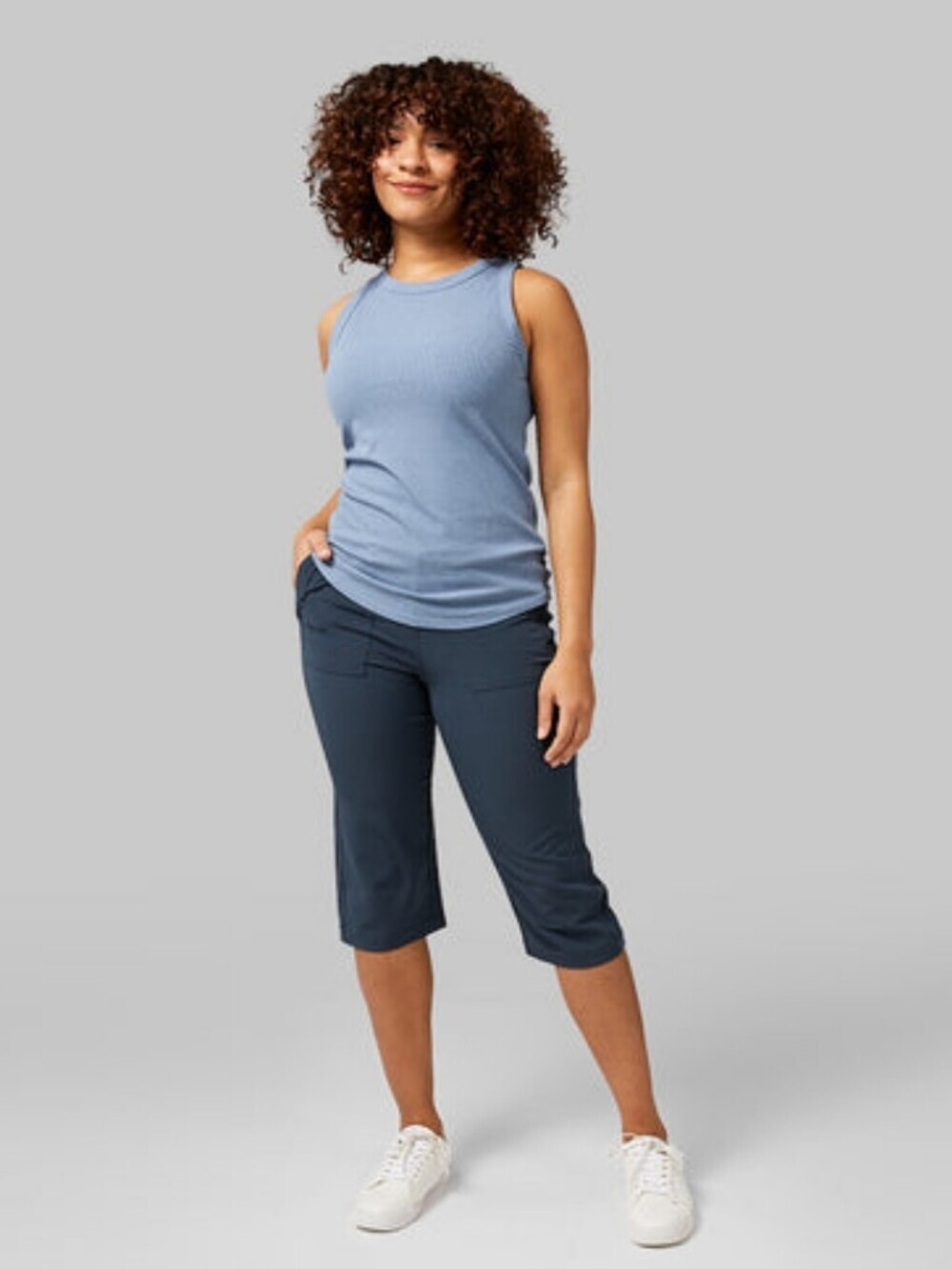 NWT 32 Degrees Women’s Stretch Woven Capri Pants – Collegiate Blue – Size Small